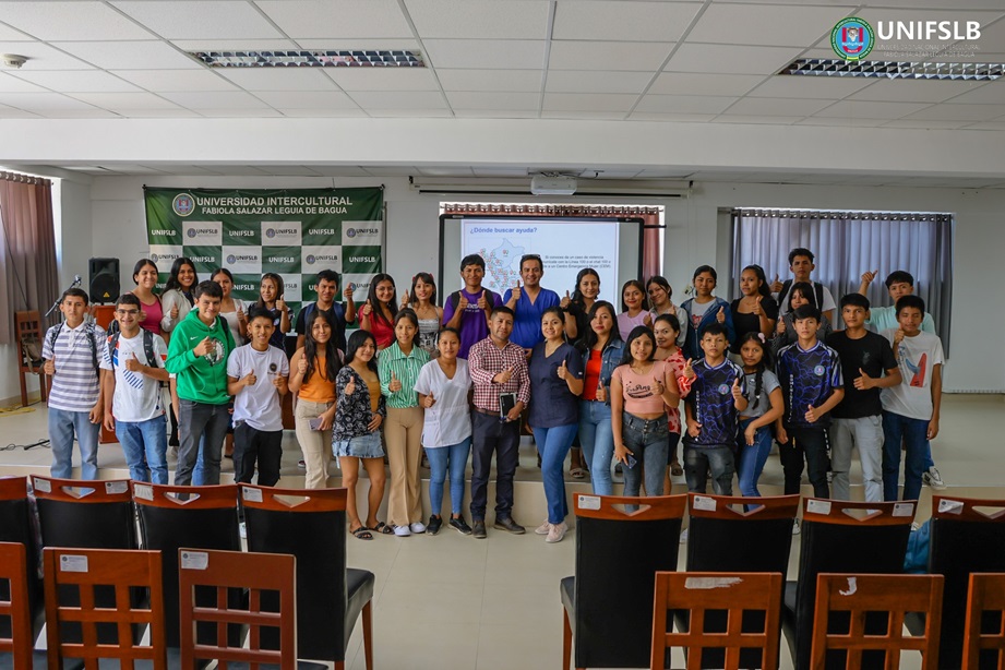 Estudiantes de la Facultad de Ciencias Sociales y Empresariales participaron en charla sobre "Mitos del Amor"