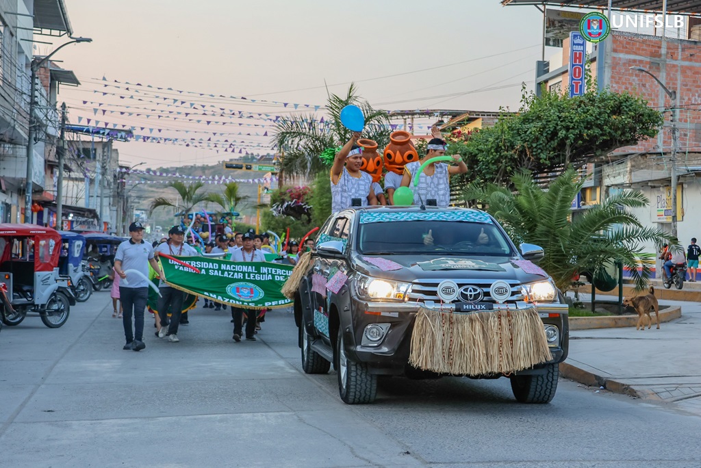 La UNIFSLB da inicio a sus festividades por el XIV aniversario con un gran pasacalle intercultural