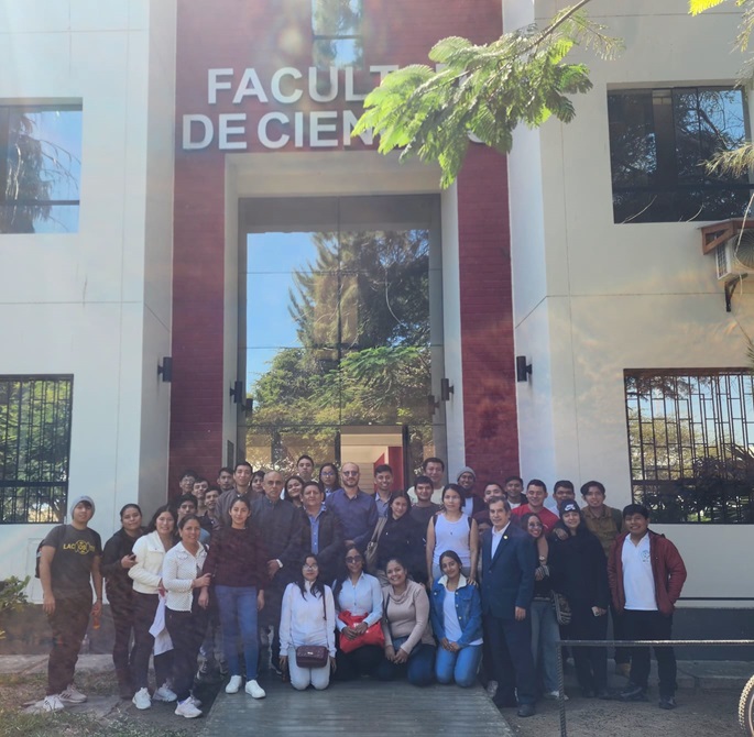 Estudiantes de Biotecnología de la UNIFSLB realizan intercambio académico en la Universidad Nacional del Santa