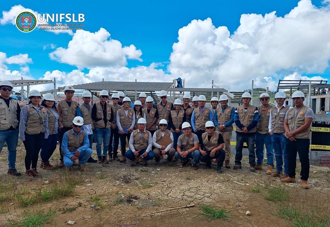 Visita técnica a obra hospitalaria en Pomacochas – estudiantes de Ingeniería Civil de la UNIFSLB
